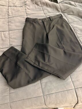 Men’s Haggar 32x30 black dress pants